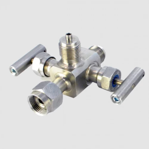 БКН2-48-12Х18Н10Т Блок клапанный 2-х вентильный 1/2"NPT(Н)/М20х1,5(В)/М20х1,5(В), Pу40МПа УТ000015214
